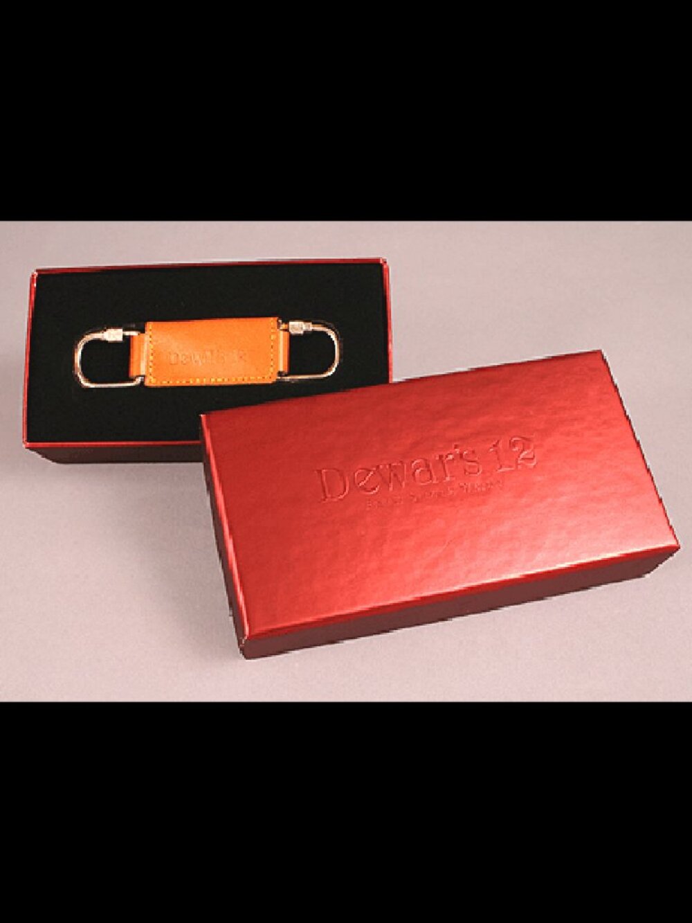 New DEWAR 12 LEATHER Key Ring in Gift Box!